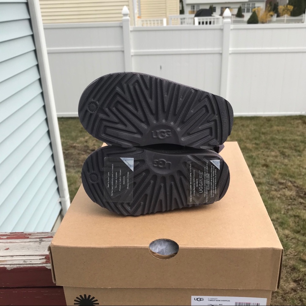 UGG Bailey Bow II Ruffles - Picture 5 of 6